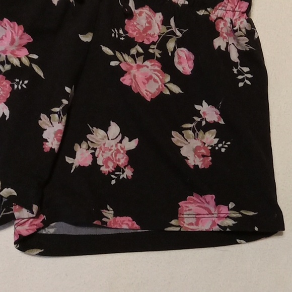 Love Republic black floral shorts - Picture 3 of 5